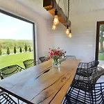 Comfortable Home, Sauna Hot Tub Included * Sulechów