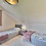 Comfortable Home, Sauna Hot Tub Included Casa de Férias *
