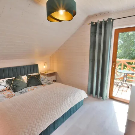 Comfortable Home, Sauna Hot Tub Included Casa vacanze